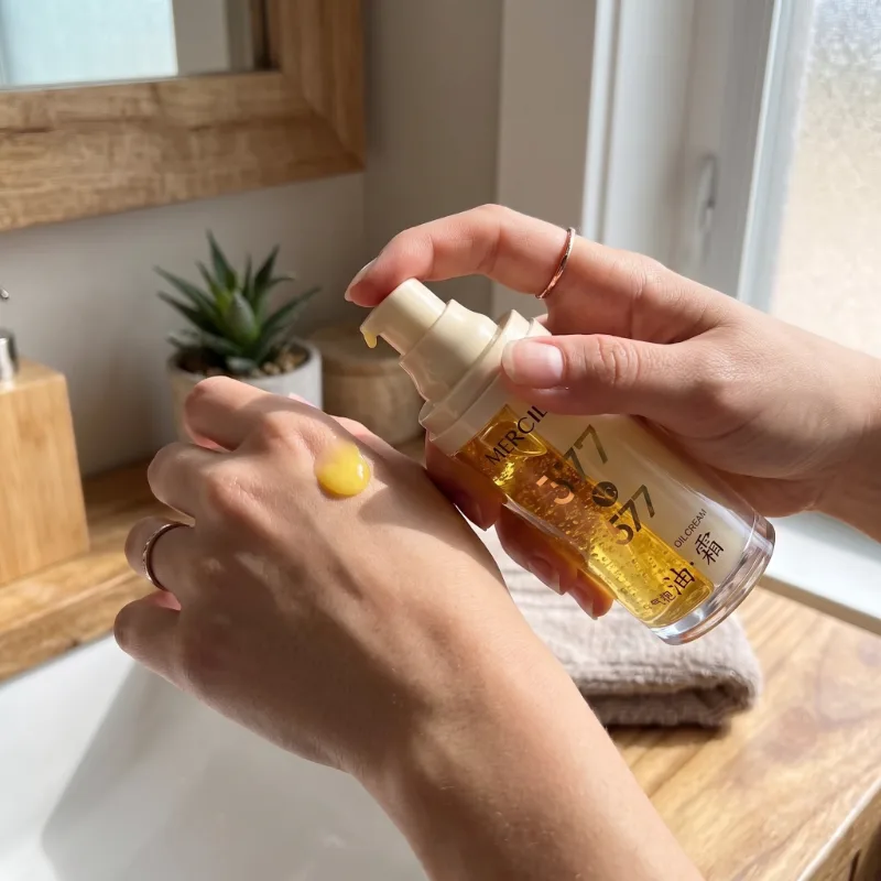 Crema Bifazica Anti-Pete cu Aur 377 577 si Vitamina C Mercilen Ulei si Crema 2 in 1 [2]