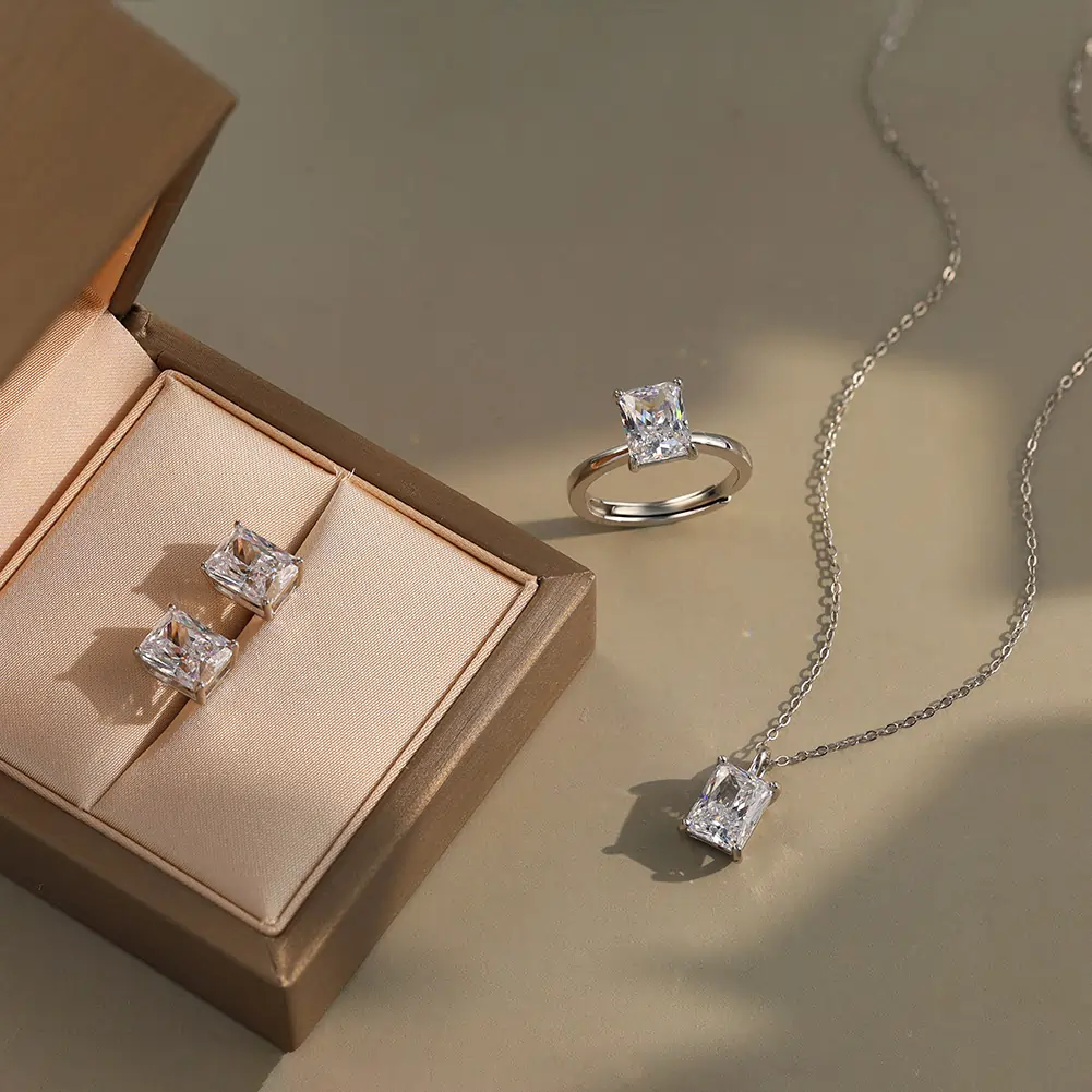 Inel din argint cu zirconiu Radiant Solitaire Argintiu [2]
