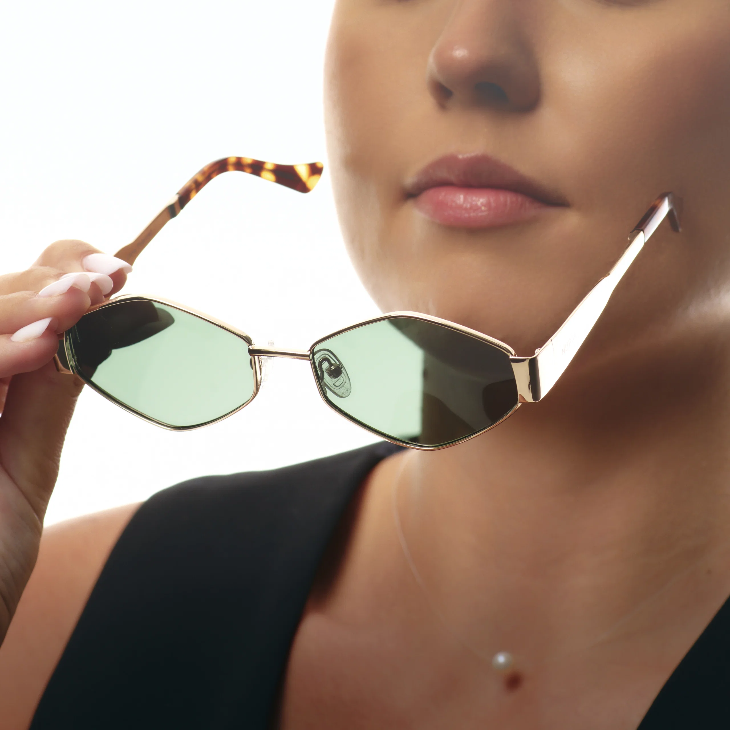 Ochelari de Soare NURIA cu Ramă Hexagonală Prism Amara Gold Forest [7]