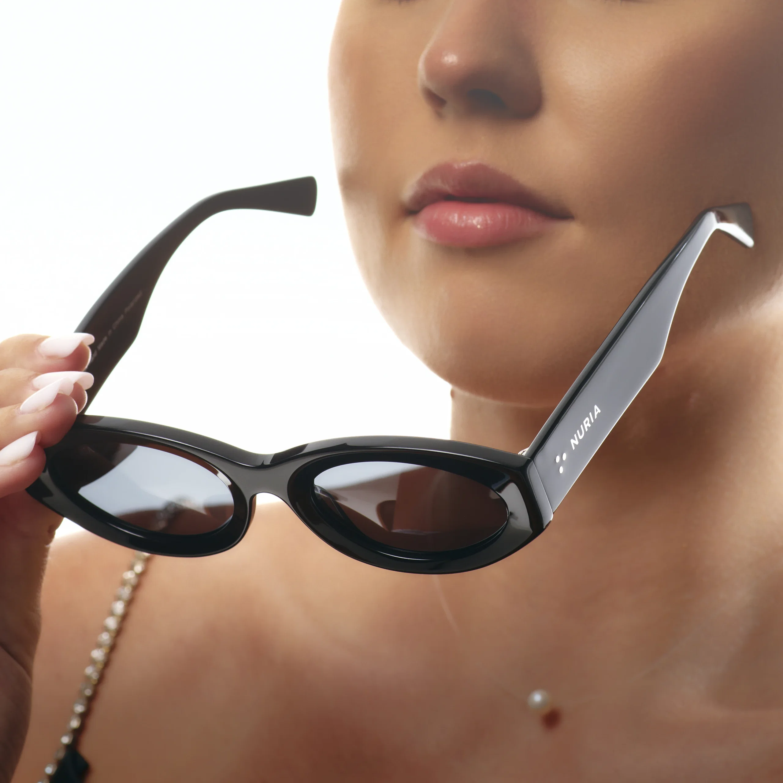 Ochelari de Soare NURIA cu Ramă Ovală Ivy Clasp Black [5]