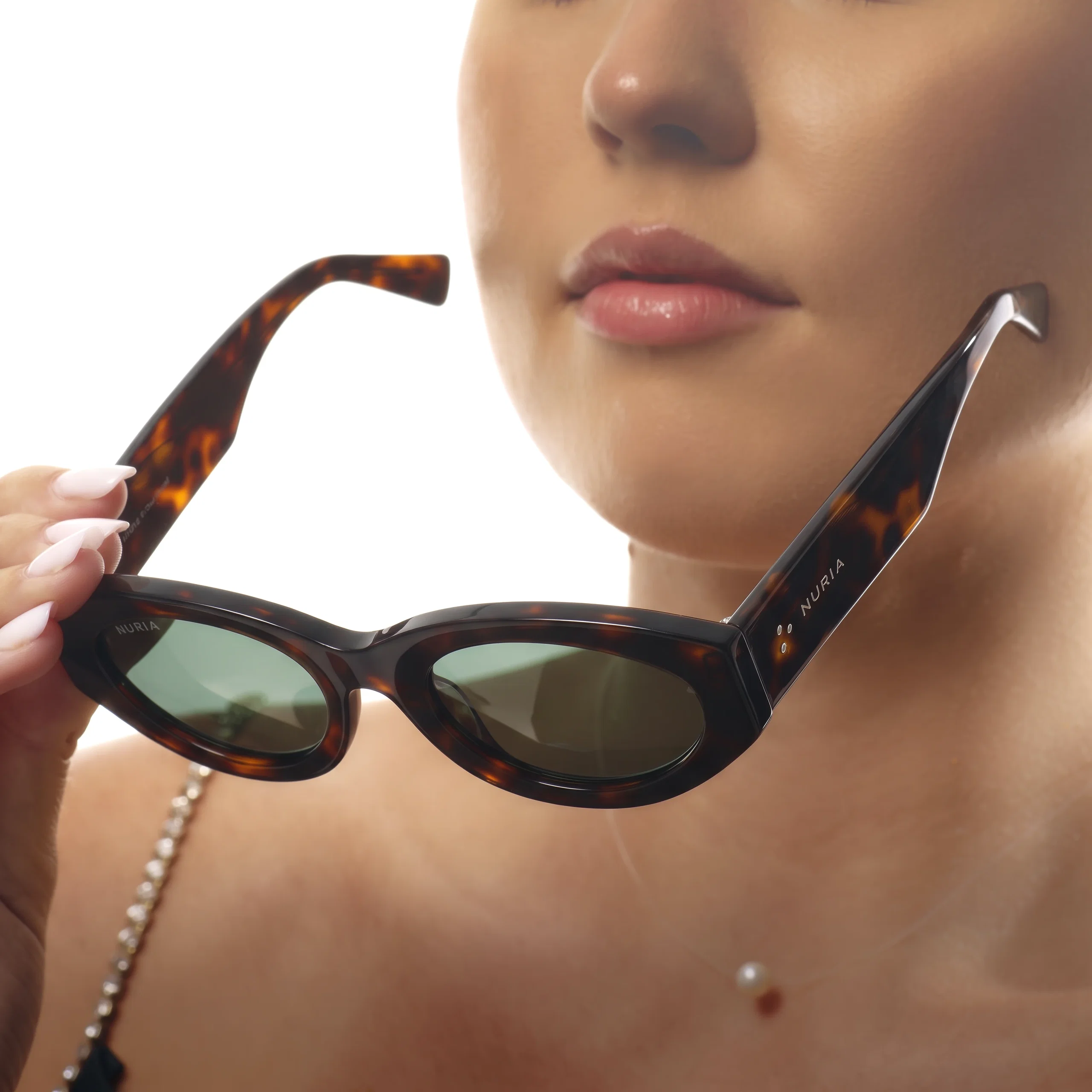 Ochelari de Soare NURIA cu Ramă Ovală Ivy Clasp Onyx Tortoise [5]