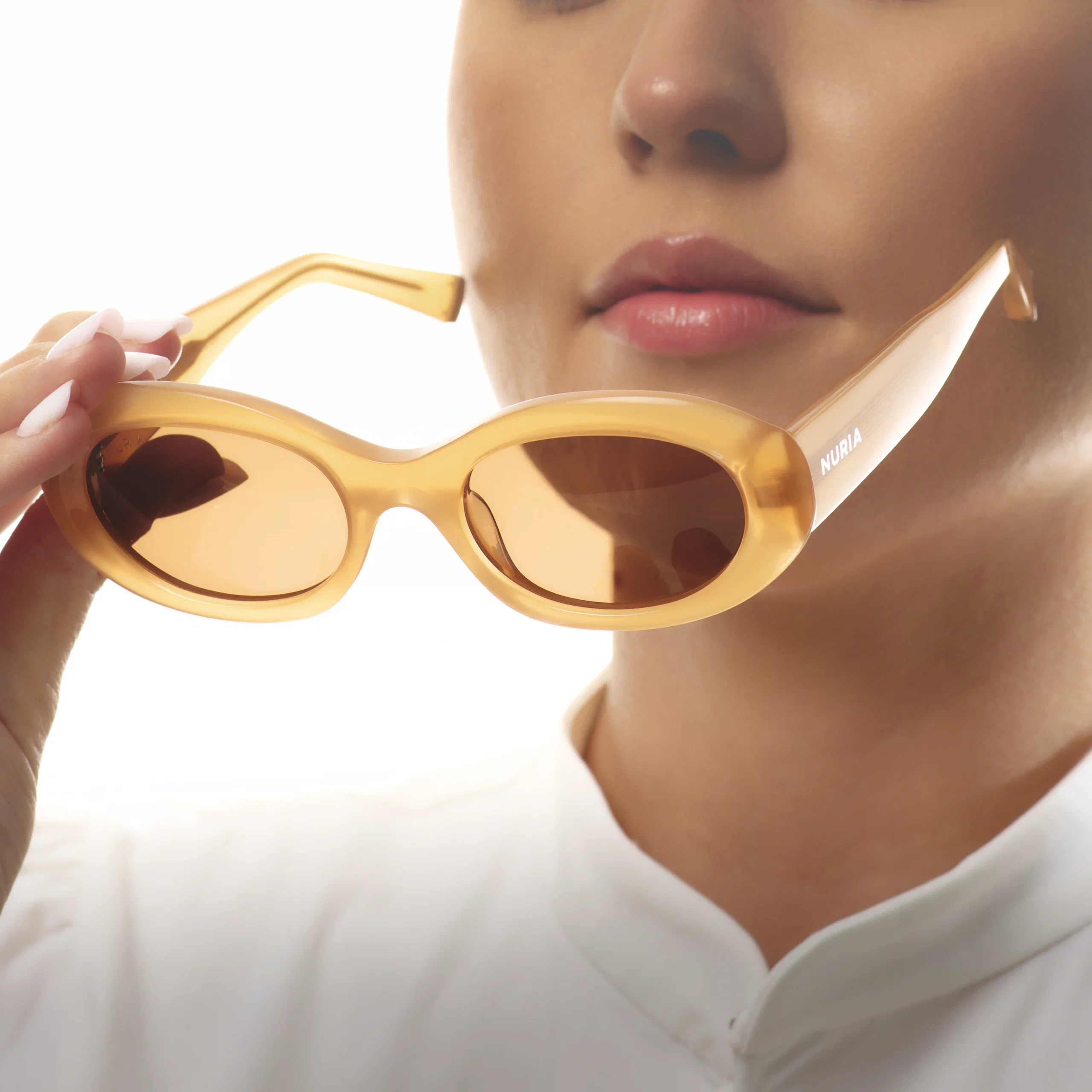 Ochelari de Soare NURIA cu Ramă Ovală Velour Bloom Apricot Haze [5]