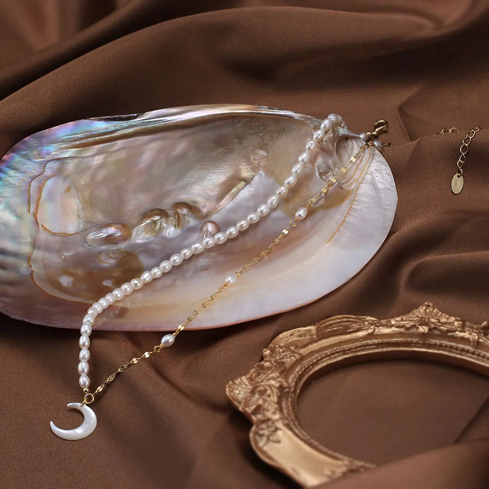 Bijuterii Perle Naturale - Colier din Argint cu Perle Naturale de Cultură Luna Charm Gold