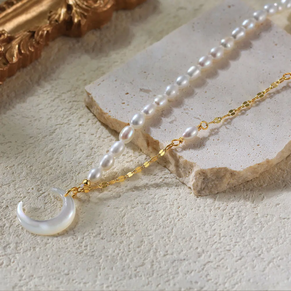 Bijuterii Perle Naturale - Colier din Argint cu Perle Naturale de Cultură Luna Charm Gold
