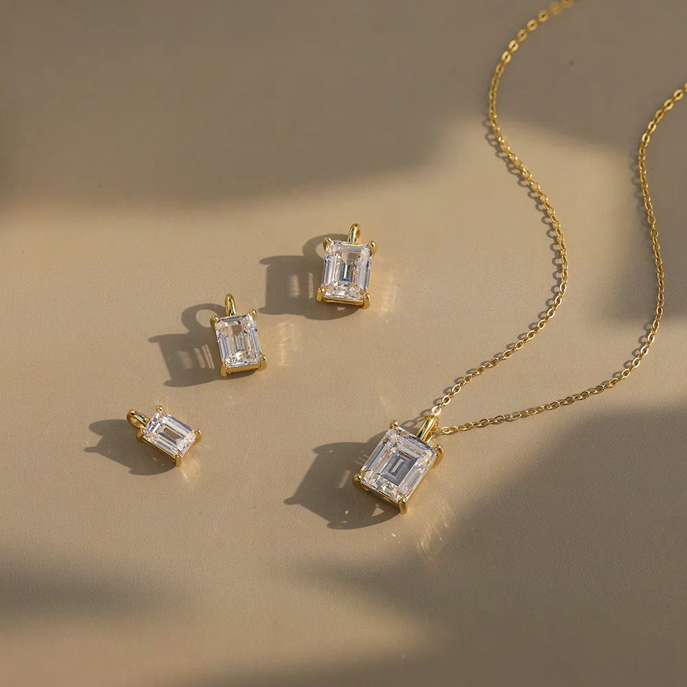 Coliere din argint - Colier din argint cu zirconiu Emerald Solitaire Auriu