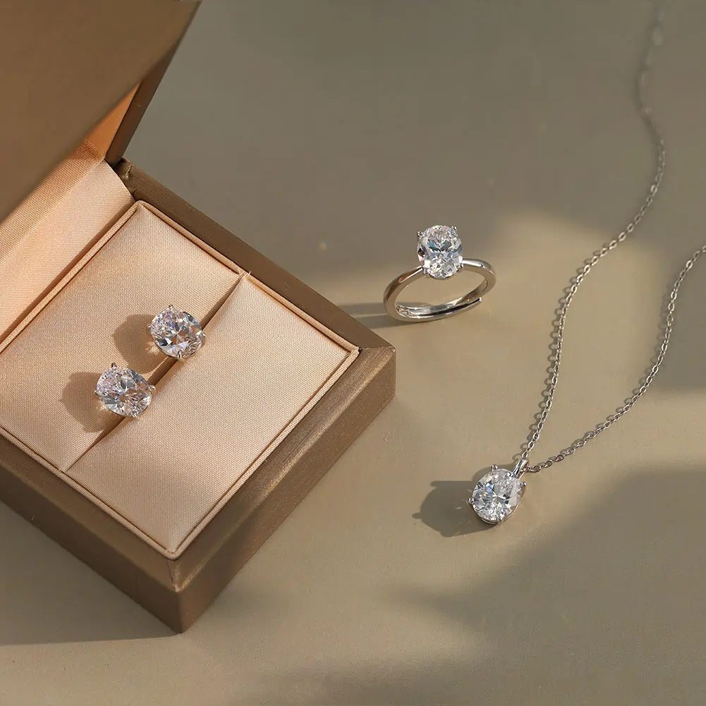 Inele din argint - Inel din argint cu zirconiu Oval Solitaire Argintiu