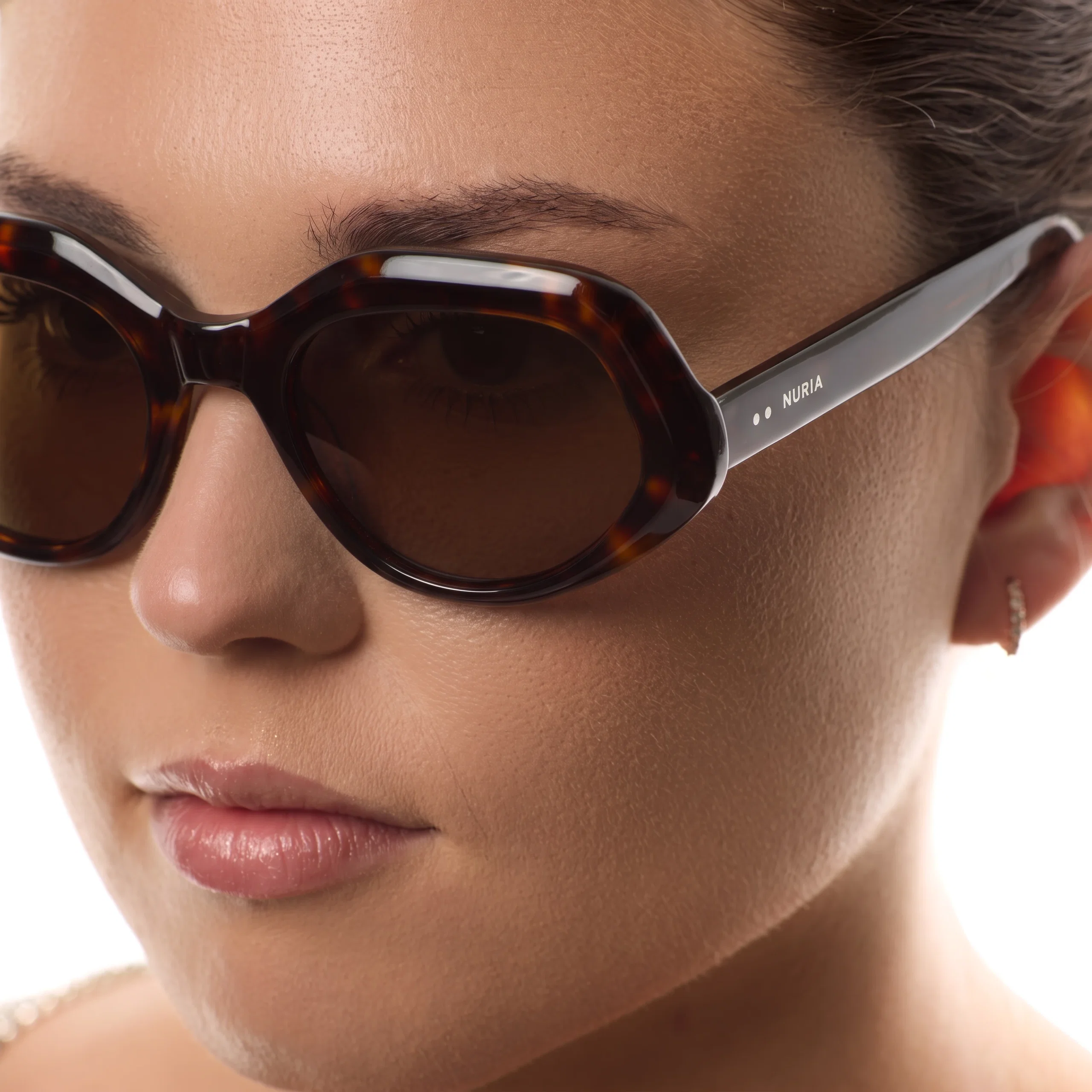 Ochelari de soare pentru femei - Ochelari de Soare NURIA cu Ramă Oval-Octogonală Ember Cove Amber Tortoise