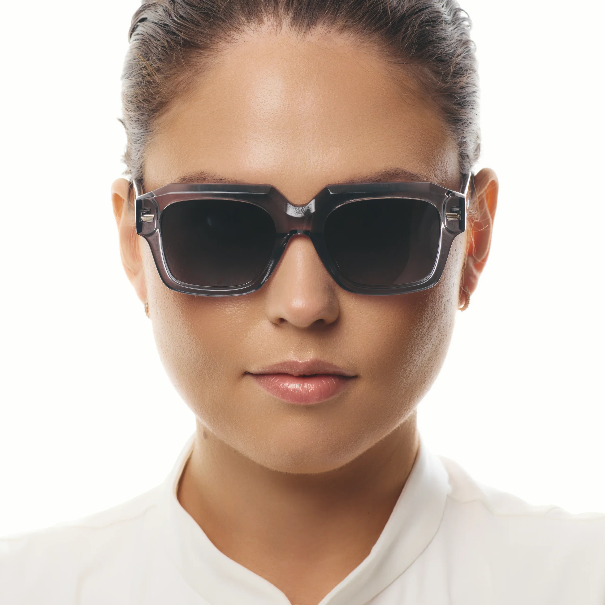 Ochelari de soare pentru femei - Ochelari de Soare NURIA cu Ramă Pătrată Aurum Peak Smoke Grey