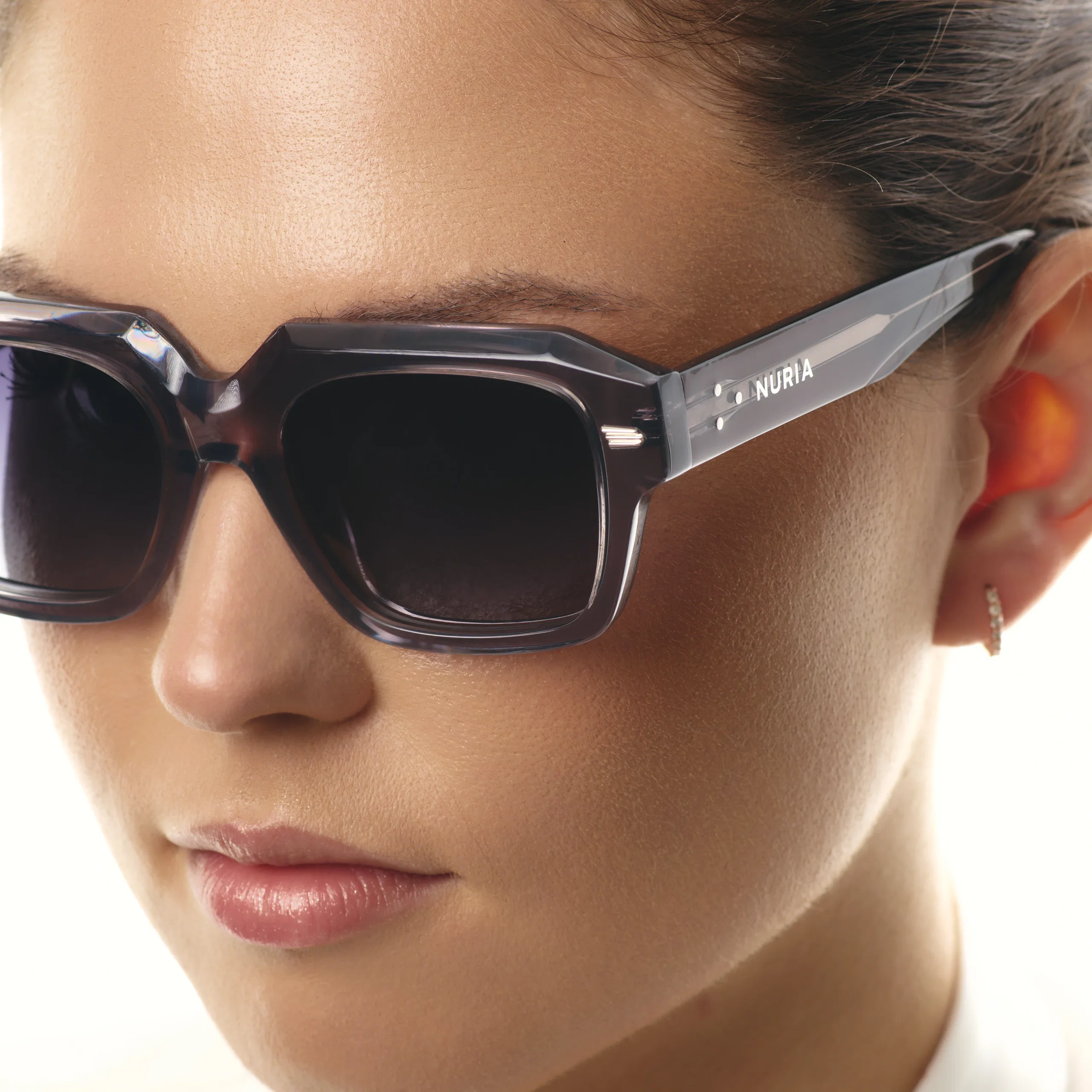 Ochelari de soare pentru femei - Ochelari de Soare NURIA cu Ramă Pătrată Aurum Peak Smoke Grey