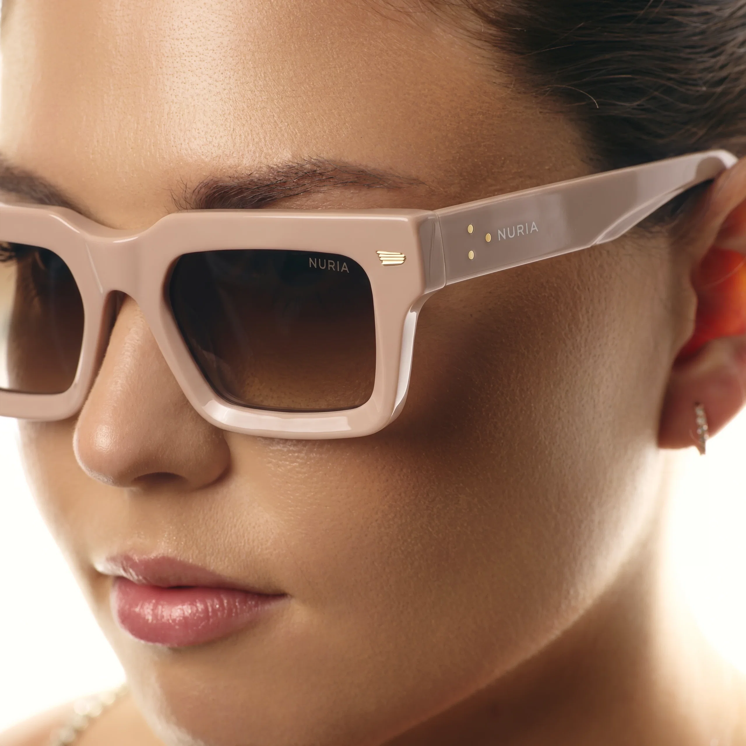 Ochelari de soare pentru femei - Ochelari de Soare NURIA cu Ramă Pătrată Marigold Frame Blush Nude