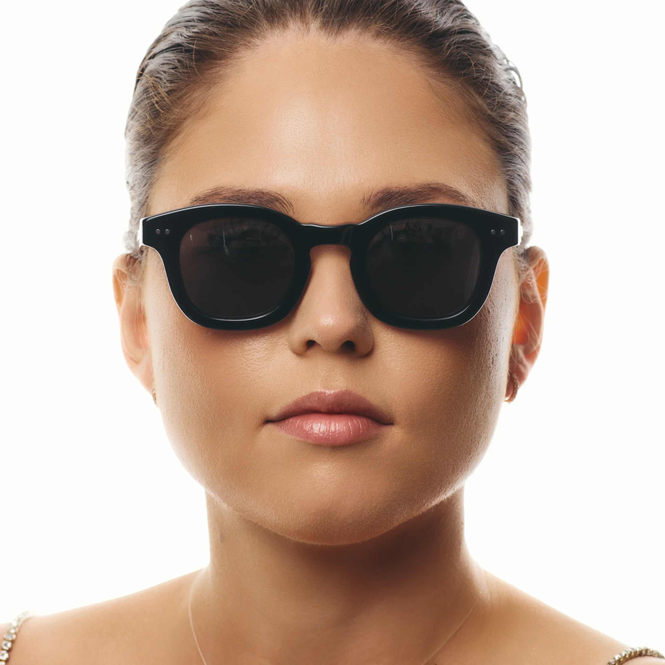 Ochelari de soare pentru femei - Ochelari de Soare NURIA cu Ramă Rotund-Ovală Hazel Rivet Black