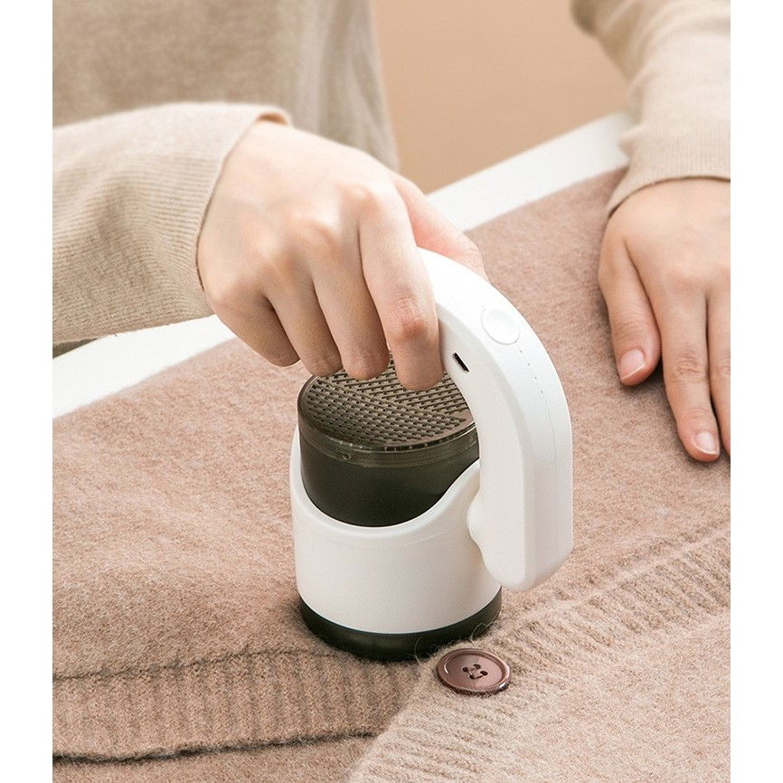 Aparat pentru curatat scame, par si praf, cu led, pentru diferite tipuri de material, cu lame din otel inoxidabil, compartiment de depozitare, maner reglabil, 11x10.5x8.7 cm, alb [8]