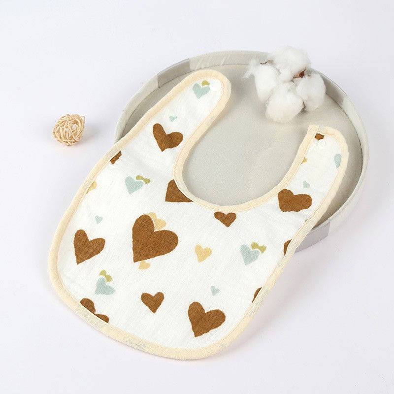 Baveta in forma de u, din bumbac, pentru copii 0-12 luni, rezistenta la apa, cu capse, model cu inimioare,  21x30 cm, bej [2]