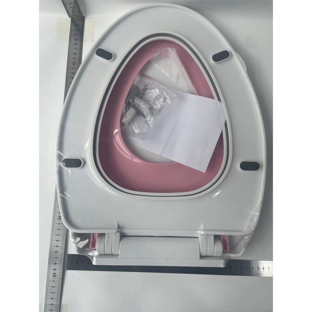 Capac de toaleta cu reductie 3 in 1, pentru copii +3 ani si adulti, coborare lenta si silentioasa, instalare usoara, din pp5 , in forma de v, alb/roz [10]