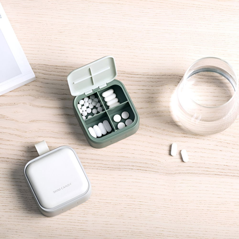 Cutie depozitare medicamente mini, 4 compartimente, inchidere etans, portabila, patrat, gri, pp, 7.5x7.5x3 cm [4]