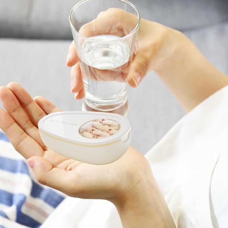 Cutie taiat pastile si depozitare medicamente, alba, 8x5x2.65 cm, compacta si portabila, ideala pentru calatorii [8]