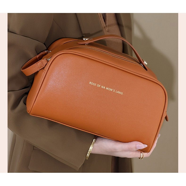 Geanta cosmetice pentru femei  material poliuretan, 25 x 14.5 x 14.5 cm, impermeabila, maro [4]