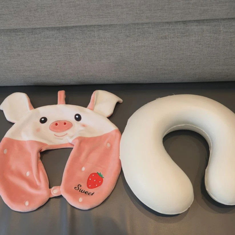 Perna de calatorie in forma de u, pentru gat si cap, umplutura din spuma cu memorie, 30x30 cm, model purcelus, accesoriu de voiaj, birou, masina, sistem prindere capse, alb-roz [6]