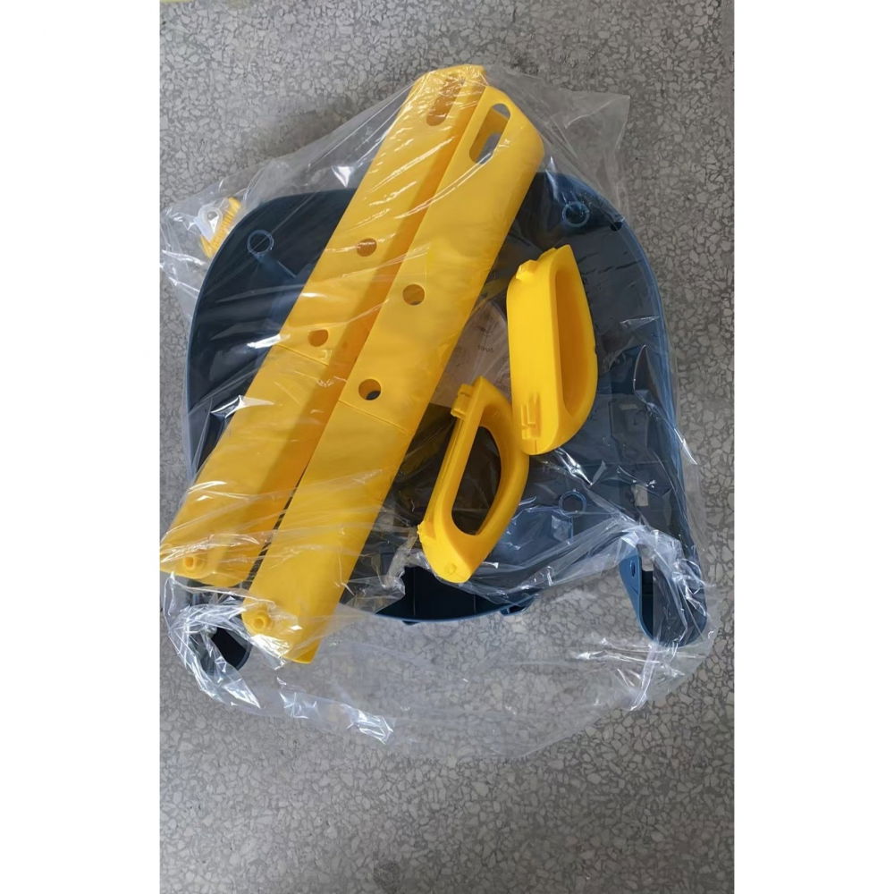 Reductor si scaunel inaltator wc, pentru copii 1 - 7 ani, 2 trepte reglabile, pliabil, colac moale, cu spatar si manere, inaltime 54/58 cm x 39.5 x 35 cm, din plastic+pvc, albastru/portocaliu [8]