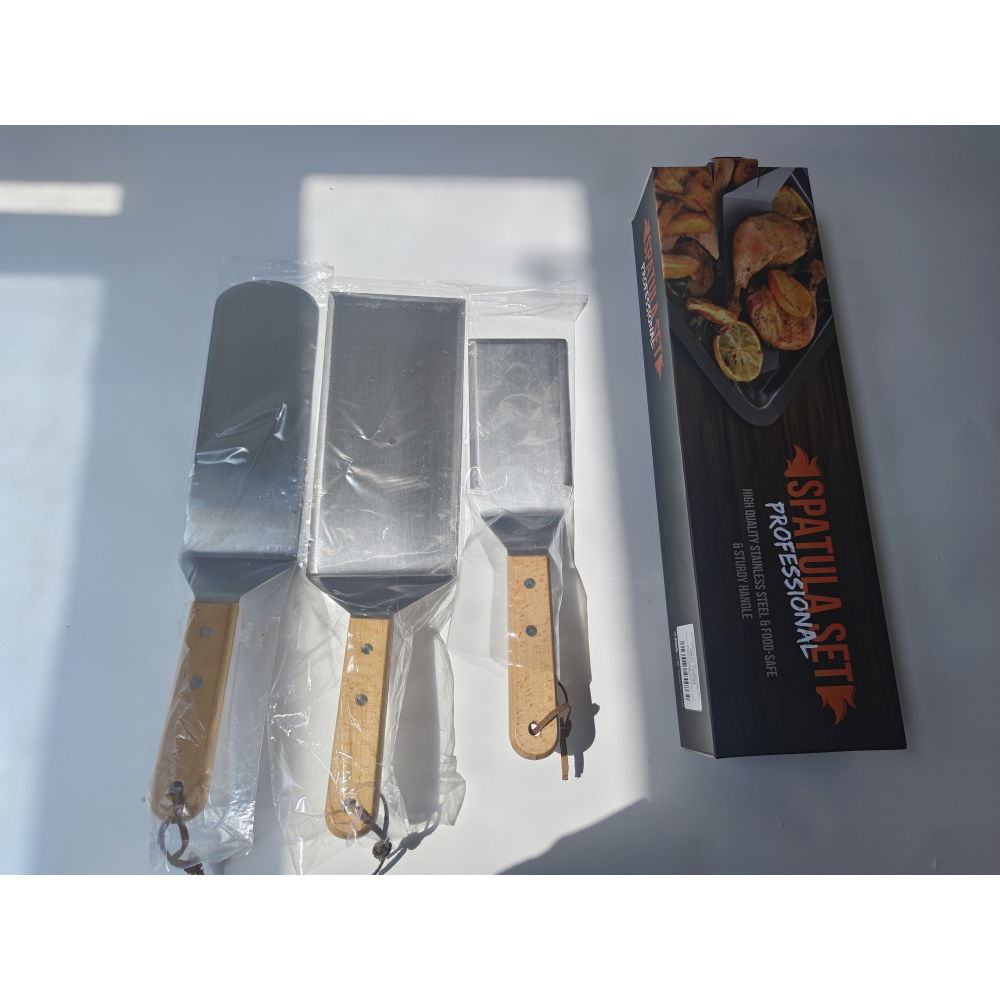Set 3 spatule pentru gratar  din metal, margini subtiri, suprafata antiaderenta, rezistente la temperaturi ridicate, maner ergonomic din lemn, 3 forme, agatatoare, gri [9]