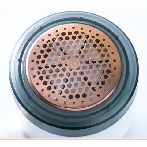 Aparat pentru curatat scame, par si praf, cu led, pentru diferite tipuri de material, cu lame din otel inoxidabil, compartiment de depozitare, maner reglabil, 11x10.5x8.7 cm, alb [11]