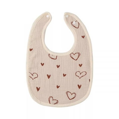 Îngrijire, transport și organizare pentru bebeluși și copii - Baveta in forma de u, din bumbac, pentru copii 0-12 luni, rezistenta la apa, cu capse, model cu inimoare,  21x30 cm, bej