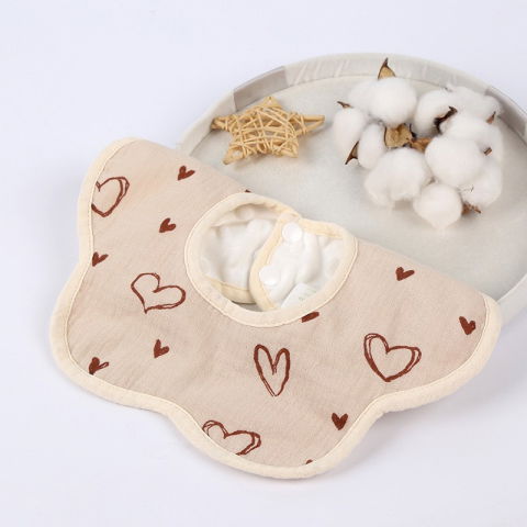 Baveta tip floare, din bumbac, pentru copii 0-12 luni, rezistenta la apa, cu capse, model cu inimioare, 26 x 29 cm, crem [3]