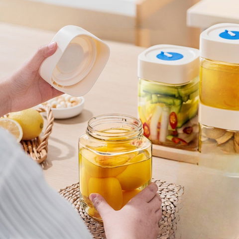 Borcan din sticla de inalta calitate, capac ermetic, uz casnic, depozitarea condimentelor sau a alimentelor umede si uscate, 750 ml, 10x10x12.2 cm, alb [4]