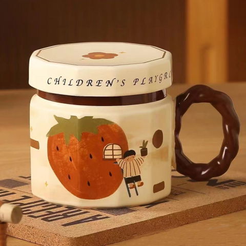 Cana din ceramica, cana pentru cafea, ceai, cana universala, unisex, cana cu capac, 9 x 8 x 8 cm, 400 ml, model capsuna, bej [1]