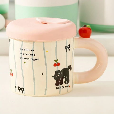 Cana din ceramica cu capac si pai, capacul si paiul din silicon roz, 9x8.5 cm, model cute a, capacitate 380ml [1]