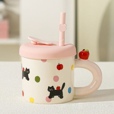 Cana din ceramica cu capac si pai, capacul si paiul din silicon roz, 9x8.5 cm, model cute b, capacitate 380ml [1]