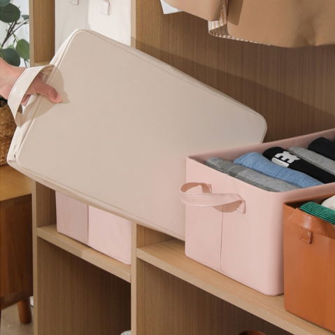 Cutie de depozitare tip cos, material piele ecologica, pliabila, 47x28x20 cm, 26 l, cadru metalic, cu manere, roz [3]