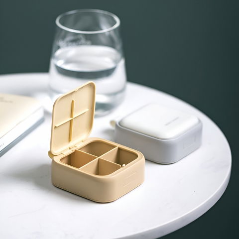 Cutie depozitare medicamente mini, 4 compartimente, inchidere etans, portabila, patrat, gri, pp, 7.5x7.5x3 cm [7]