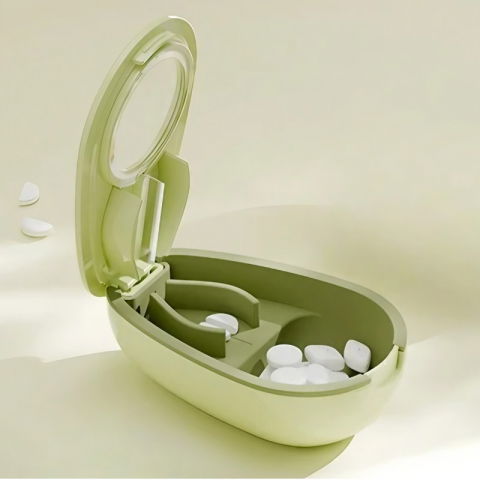 Cutie taiat pastile si depozitare medicamente, galbena, 8x5x2.65 cm, compacta si portabila, ideala pentru calatorii [2]