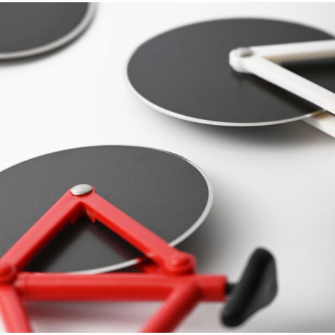 Cutit pizza creativ  in forma de bicicleta, cu suport pentru cutit, 19 x 12.5 cm, otel/pp, negru [1]