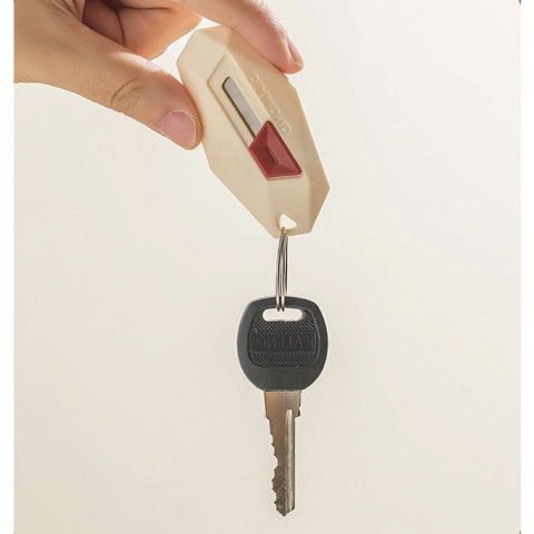 Cutter pentru cutii, varf rotunjit si zimtat, tip breloc, 6.5x3.5 cm, crem [4]