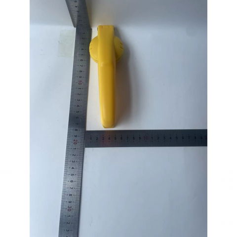 Dispozitiv de spart nuci si castane  abs si otel, 17.5 x 5.5 x 5 cm, usor de utilizat, galben [4]