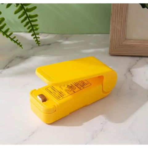 Mini aparat de sigilat pungi cu baterii, etansare prin caldura, spate magnetic, portabil, 9.7x3 cm, galben [3]