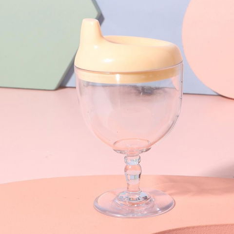 Pahar din plastic transparent cu picior, pentru copii, 14 x 7.7 cm, cu cioc antiscurgere, + 3 ani, fara maner, galben [2]