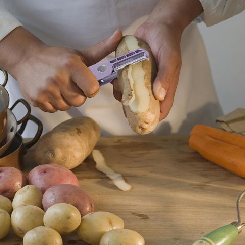 Peeler pentru legume si fructe, 3.6 x 9.1 cm, multifunctional, curatator pliabil, din abs si otel inoxidabil, mov [5]