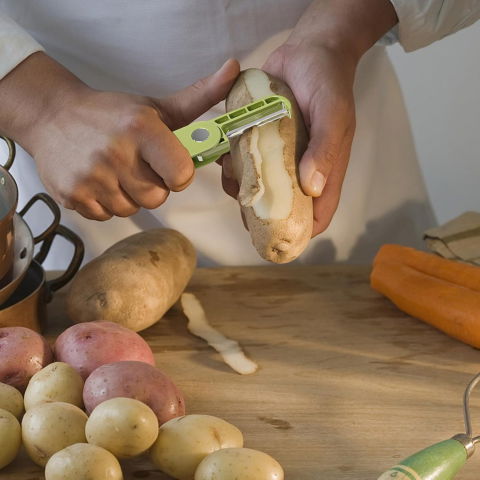 Peeler pentru legume si fructe, 3.6 x 9.1 cm, multifunctional, curatator pliabil, din abs si otel inoxidabil, verde [2]