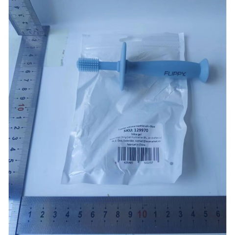 Periuta de dinti din silicon pentru bebelusi, fara bpa, 360 grade, bariera anti-inghitire, maner ergonomic, 12.5 x 15 cm, albastru [2]