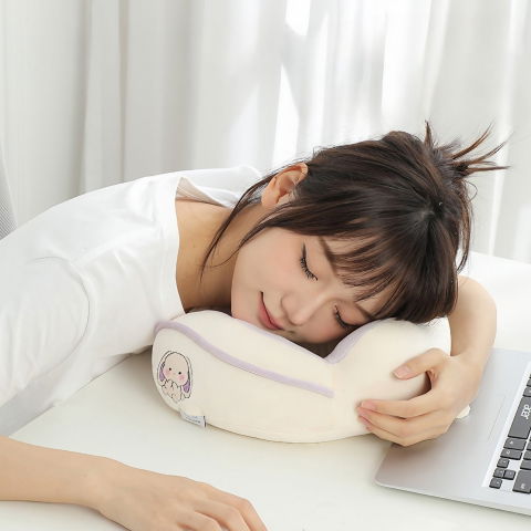 Perna de calatorie, pentru gat si cap, umplutura din bumbac, 28x28x10 cm, cu model brodat iepure, lila [8]