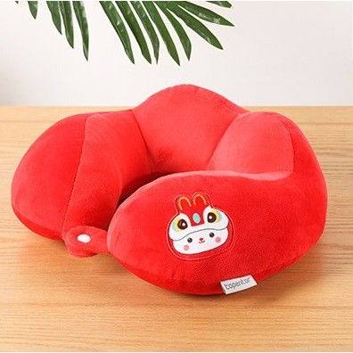 Organizatoare, perne voiaj şi accesorii - Perna de calatorie, pentru gat si cap, umplutura din bumbac, 28x28x10 cm, cu model brodat iepure, rosu