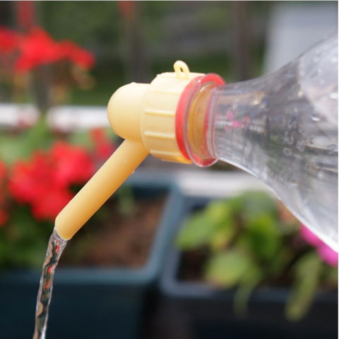 Set 2 capace de sticla pentru irigat florile stropitoare si teava, practic si usor de utilizat, portabil, reutilizabil, 8 x 7.5 cm, galben [2]