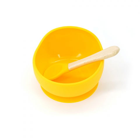 Set 2 piese diversificare bebelusi si copii din silicon  bol cu ventuza, lingurita din lemn si silicon, pentru gustari, fara alergeni, galben [1]
