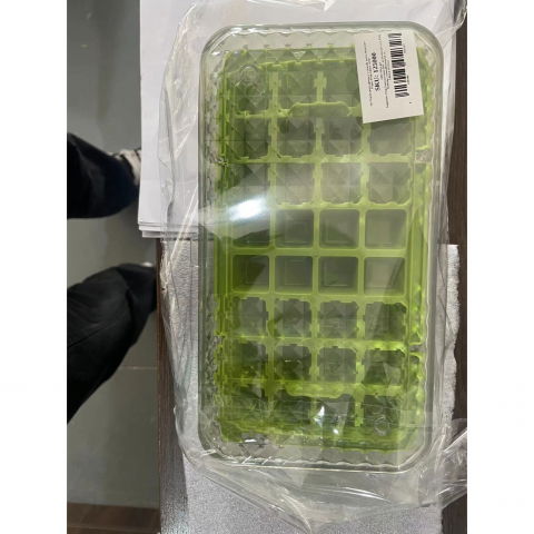 Set 3 forme pentru gheata si o caserola pentru depozitare  96 de cuburi, verde [5]