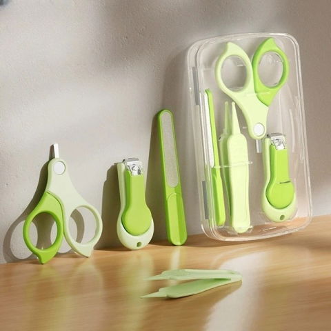 Set 4in1 de ingrijire unghii pentru bebelusi, cutie de depozitare transparenta, 0-6 ani, 13.6x8x2 cm, verde [4]