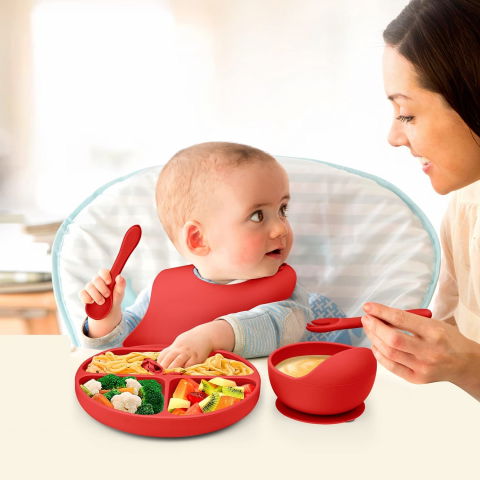 Set 5 piese diversificare bebelusi si copii din silicon  baveta, farfurie compartimentata cu ventuza, bol cu ventuza, tacamuri, fara alergeni, rosu [1]