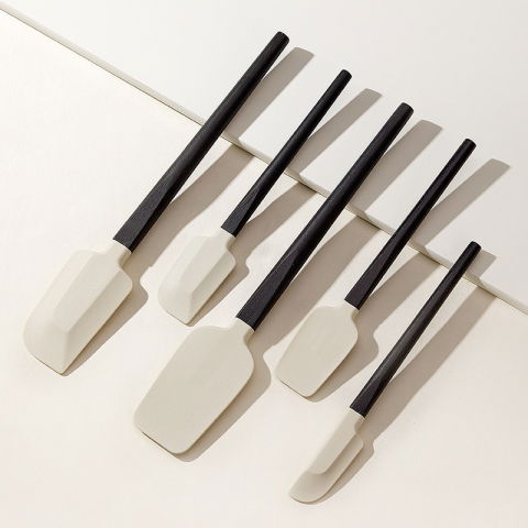 Accesorii și ustensile in bucatarie - Set 5 ustensile de bucatarie, din silicon si lemn, spatule de diferite dimensiuni, termorezistente, antiaderente, alb-negru